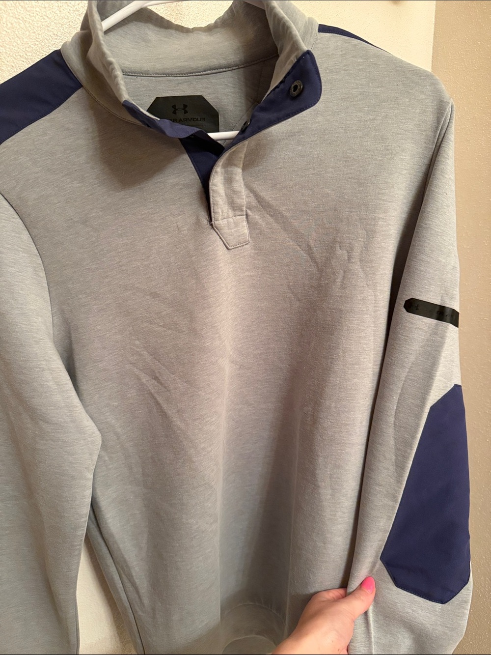 Under Armour Men's Gray Pullover Shirt with Navy Accents